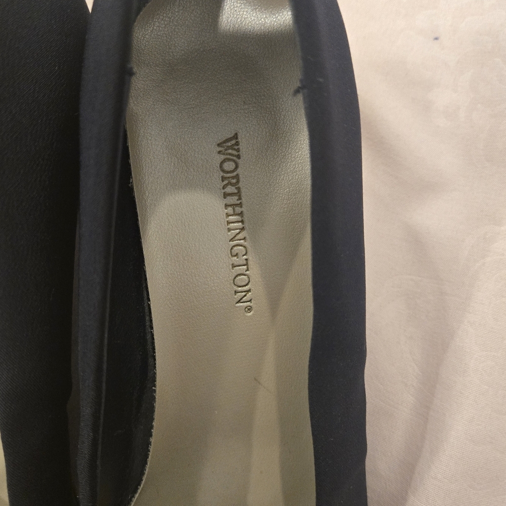 Worthington Black Loafers‎ Elegant and Versatile - Picture 4 of 5